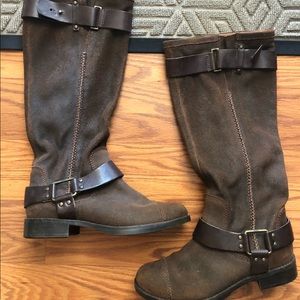 UGG Fashion Boots, Size 7